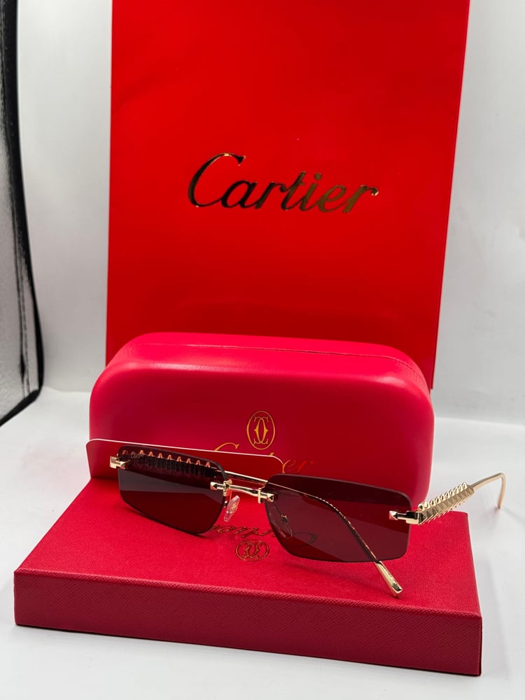نظارة شمسية من ماركة Cartier