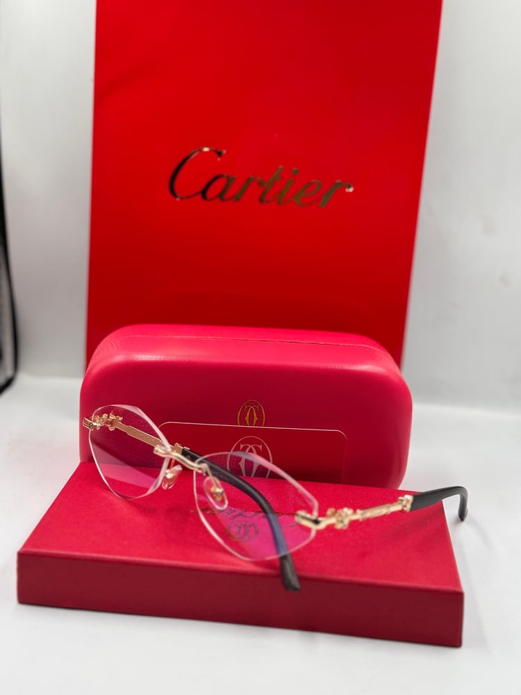 نظارة شمسية من ماركة Cartier