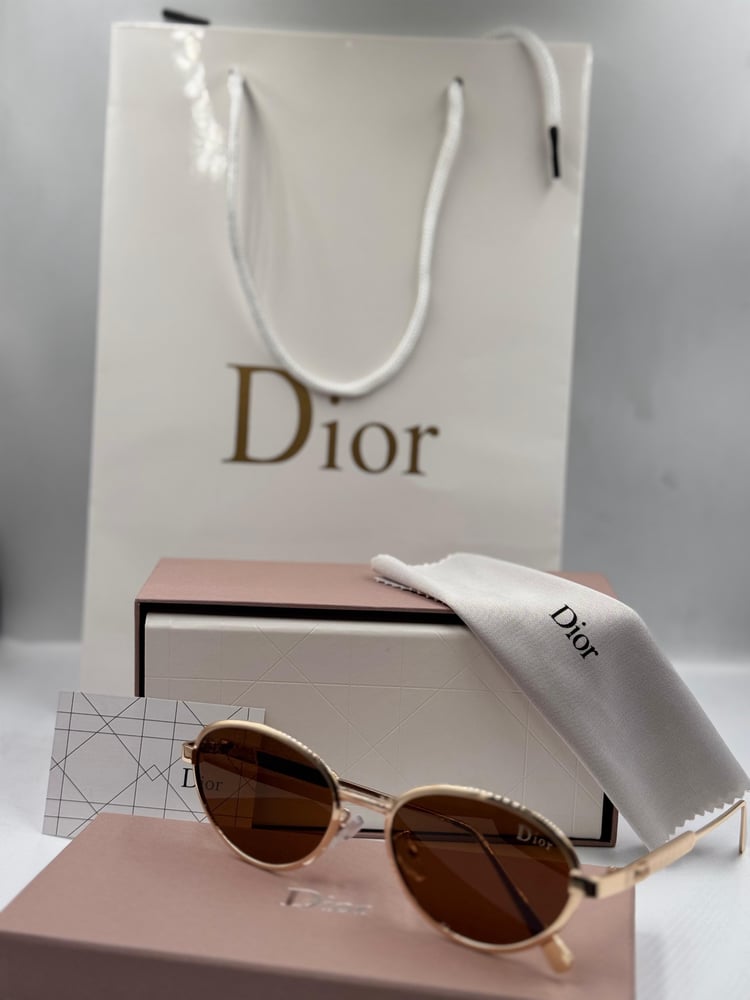 نظارة شمسية من ماركة Dior