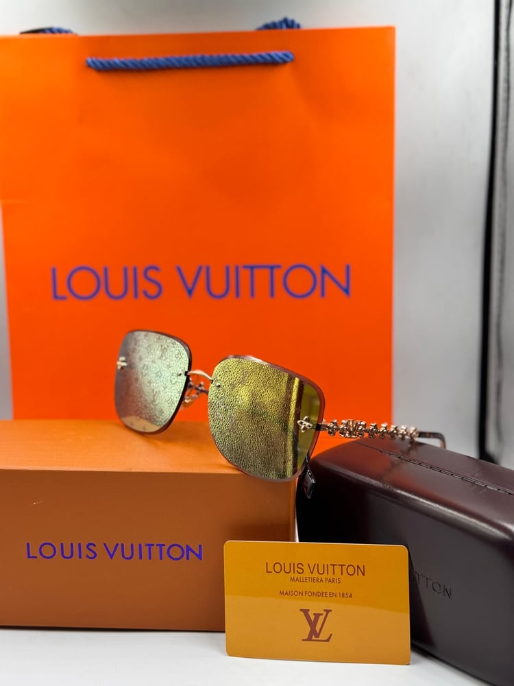 نظارة شمسية من ماركة LOUIS VUITTON تصميم راقٍ عالمي