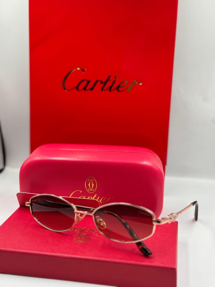 نظارة شمسية من ماركة Cartier