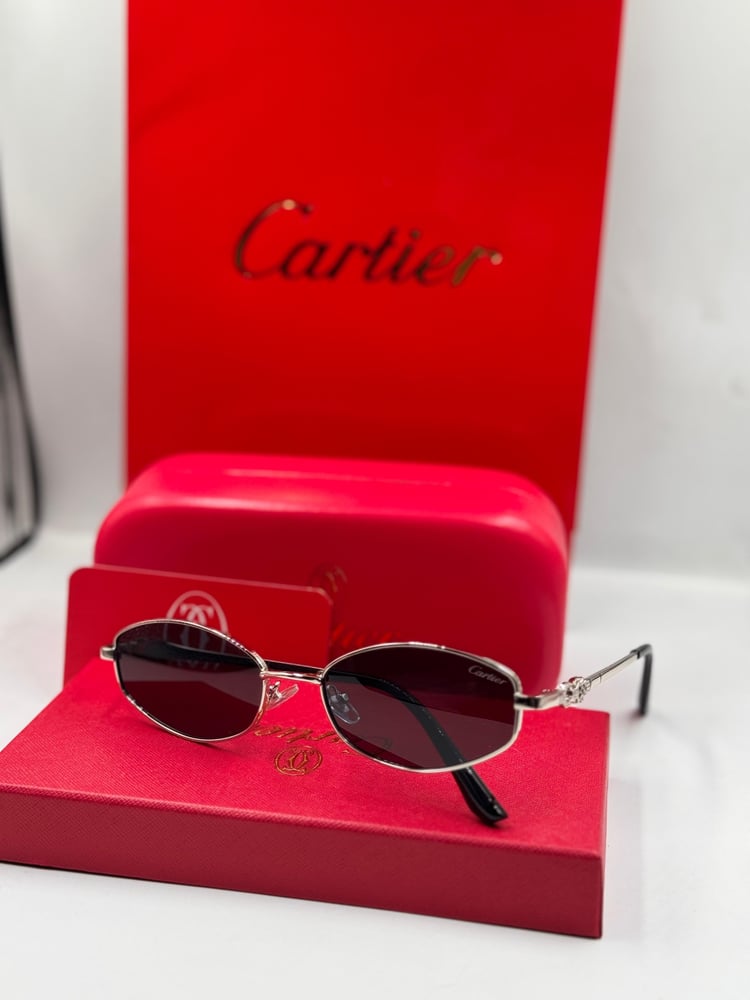 نظارة شمسية من ماركة Cartier