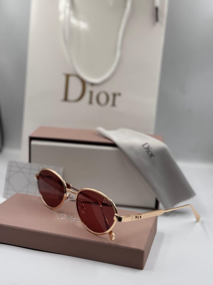 نظارة شمسية من ماركة Dior