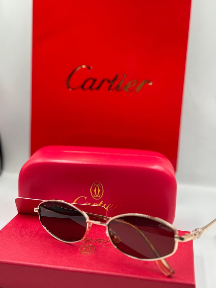 نظارة شمسية من ماركة Cartier