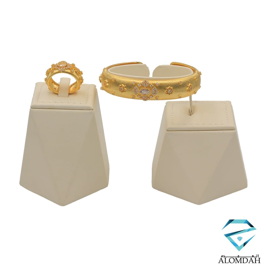 اسوارة مع خاتم زهبي مطعم بالزركون الفاخر