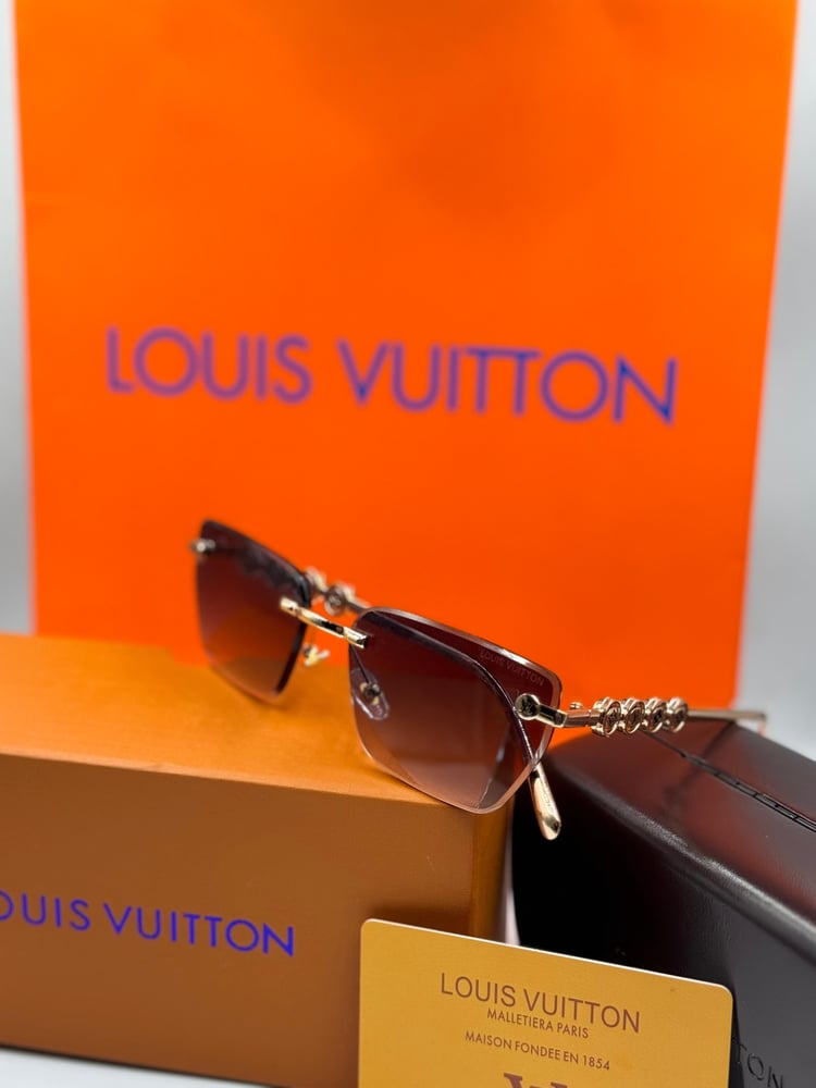 نظارة شمسية من ماركة LOUIS VUITTON للمناسبات والسفر