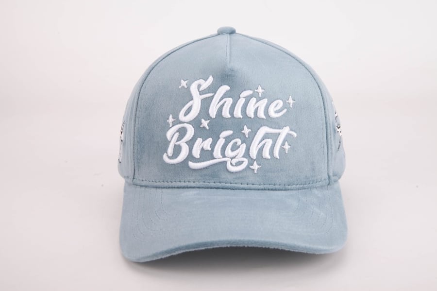 قبعة Shine Bright السماوية - مختص بالقبعات والبدلات والكابات