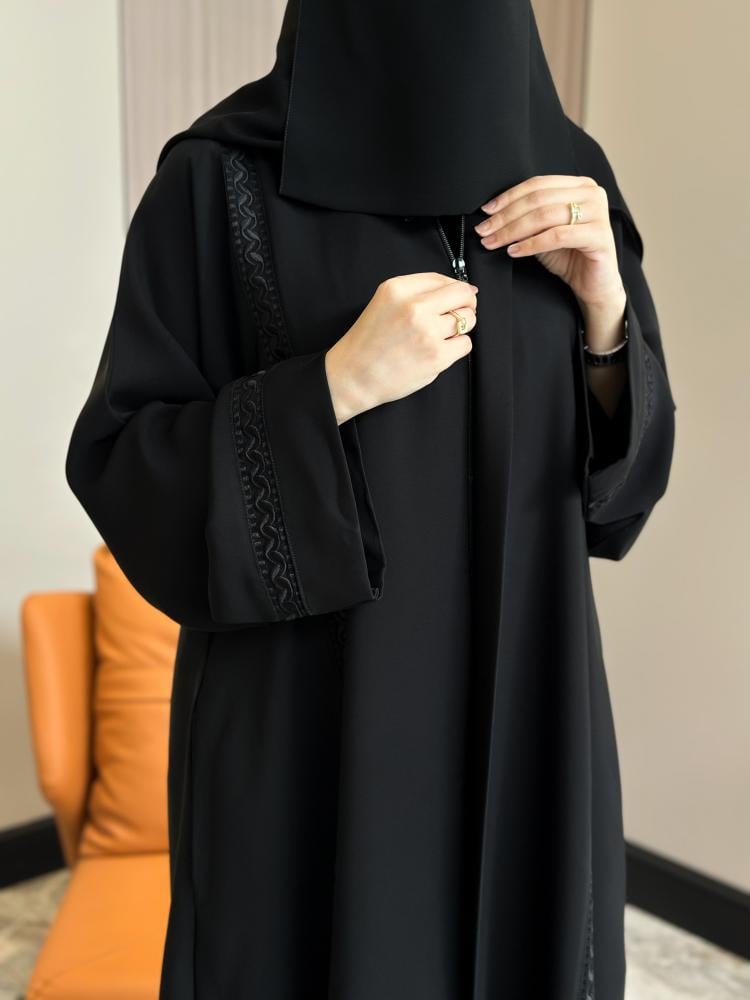 عباية حور .