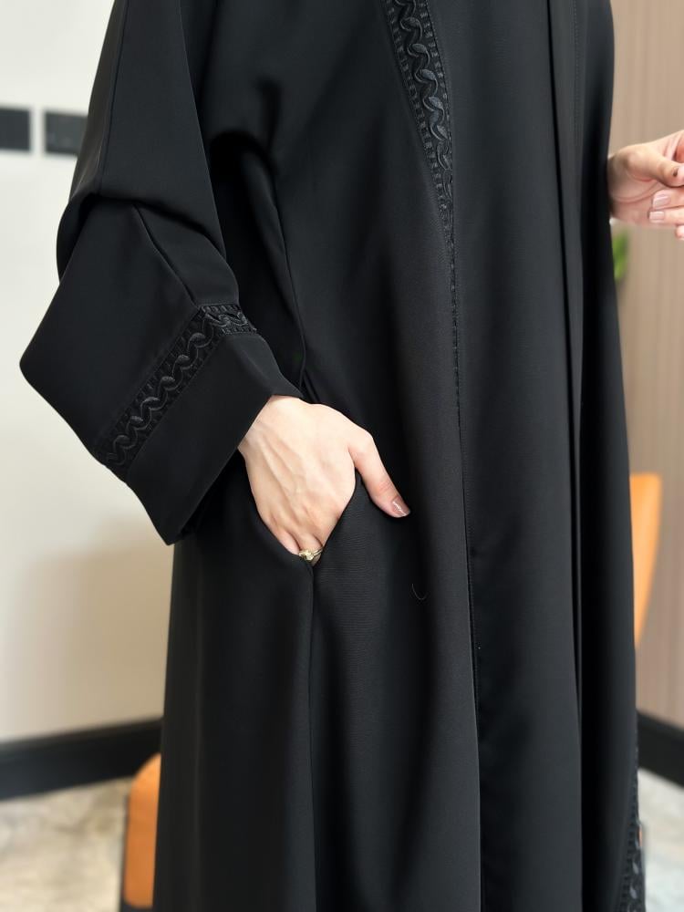 عباية حور .