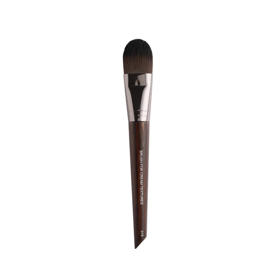Professional brush for use with foundation and creamy products from Bouguinia BG200.019