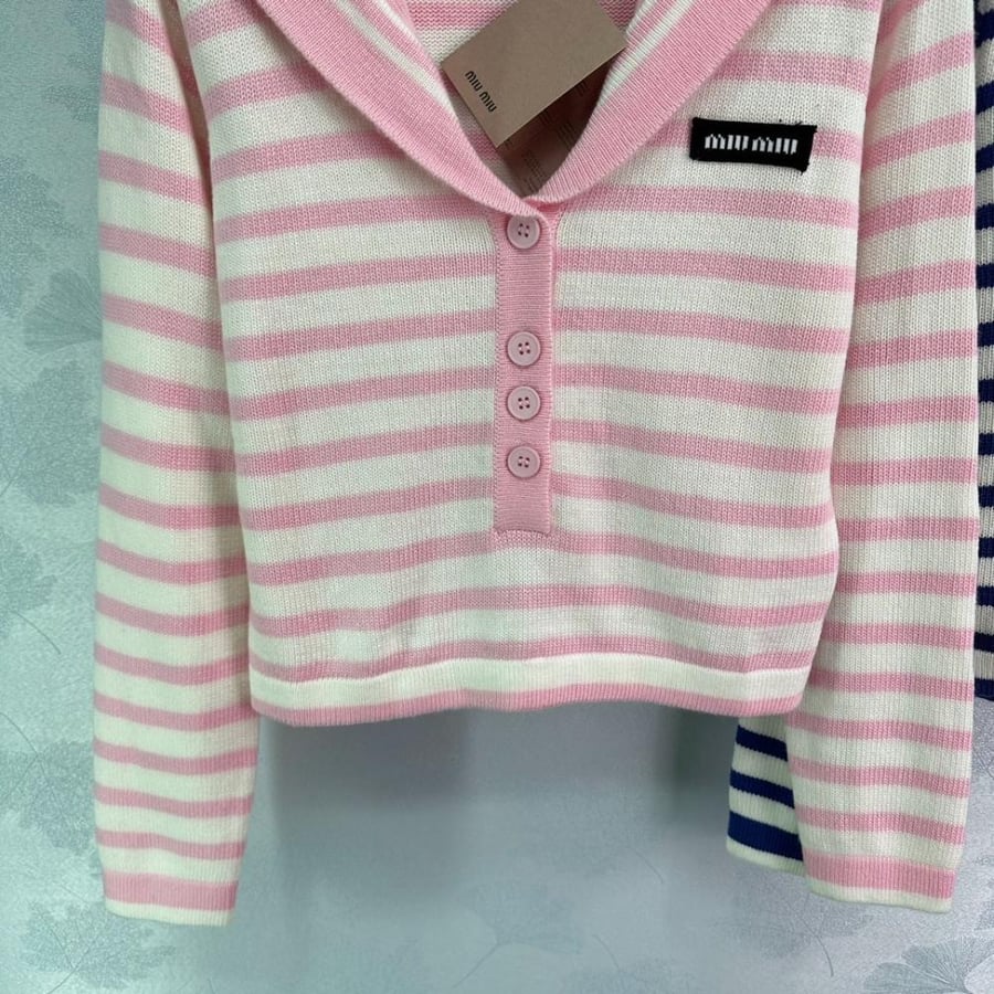 Miumiu cute sweater
