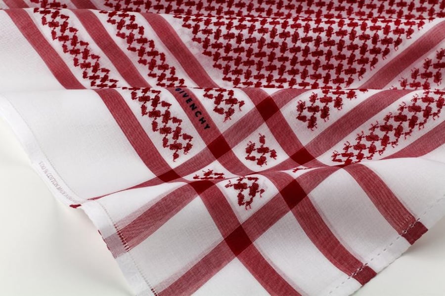 شماغ جيفنشي الأصلي الإصدار الحديث