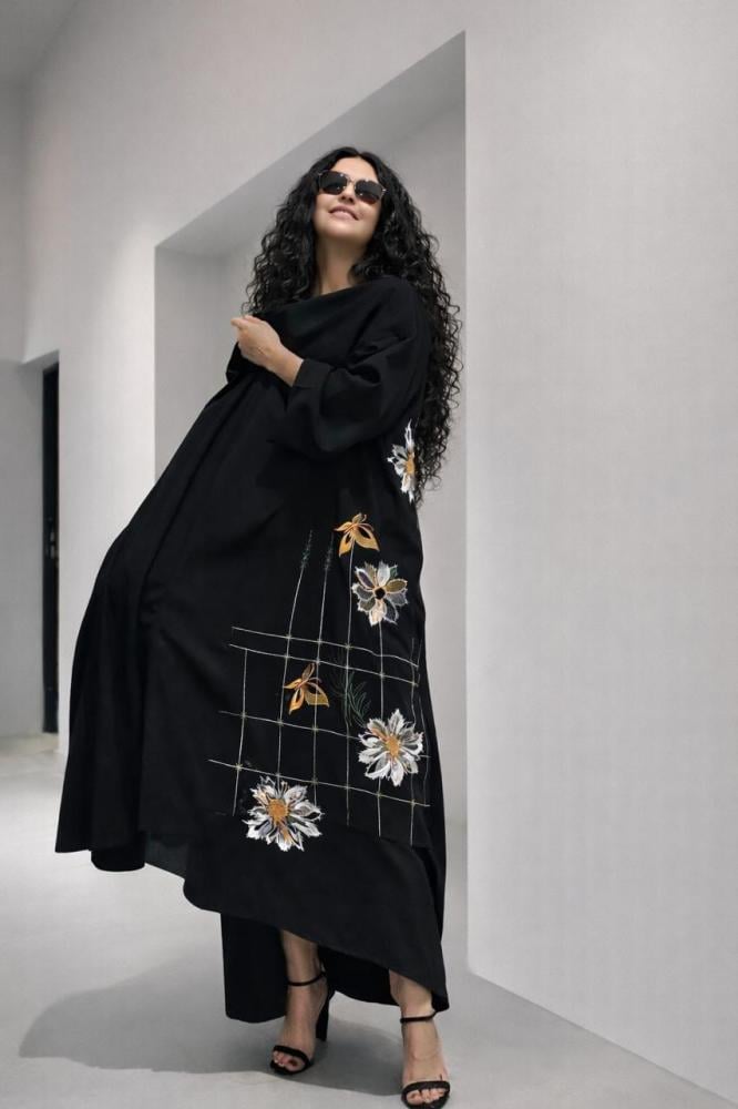عبايه ورد