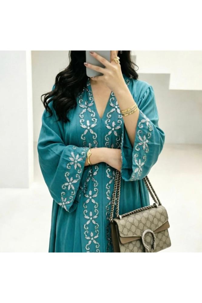 عبايه مطرزه بالخرز