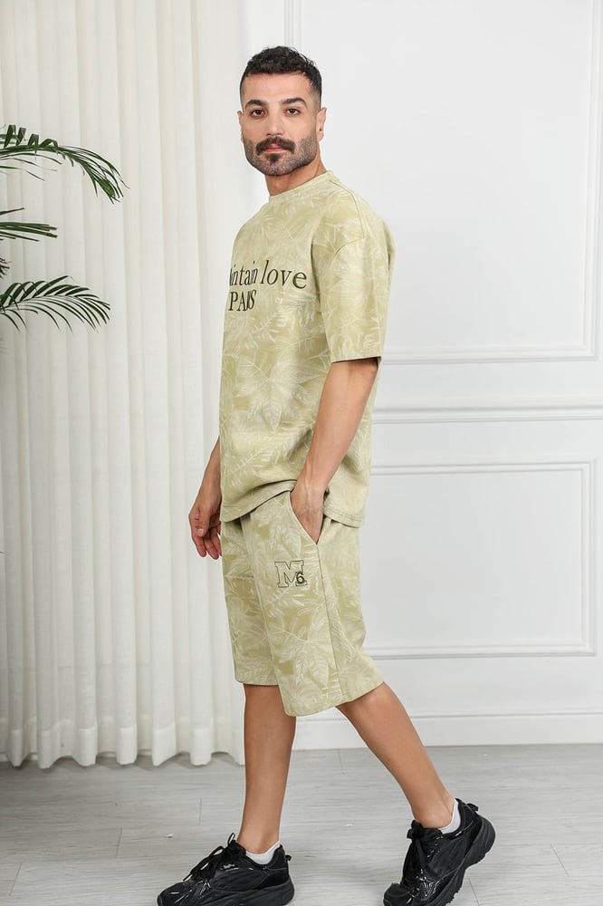 Men's oversized casual set, shorts with short sleeves and a round collar, striped