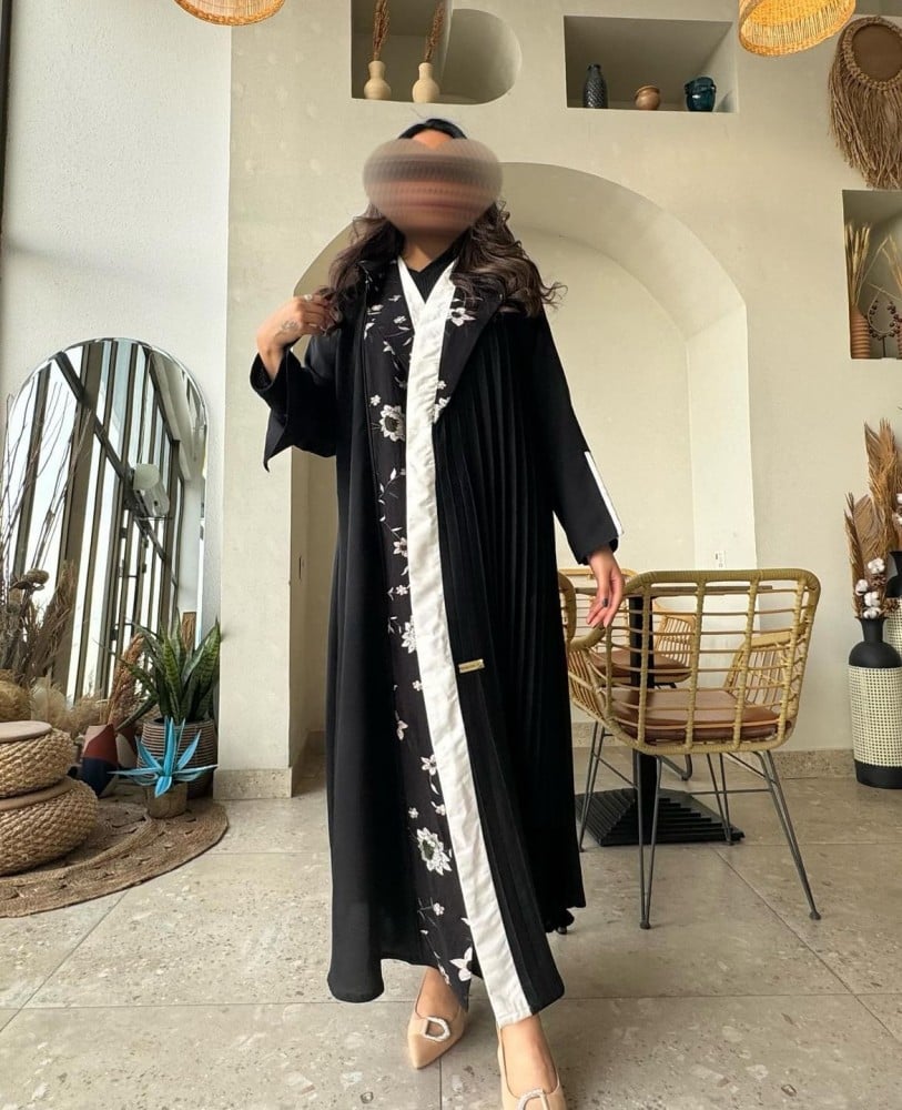 عبايه سوداء