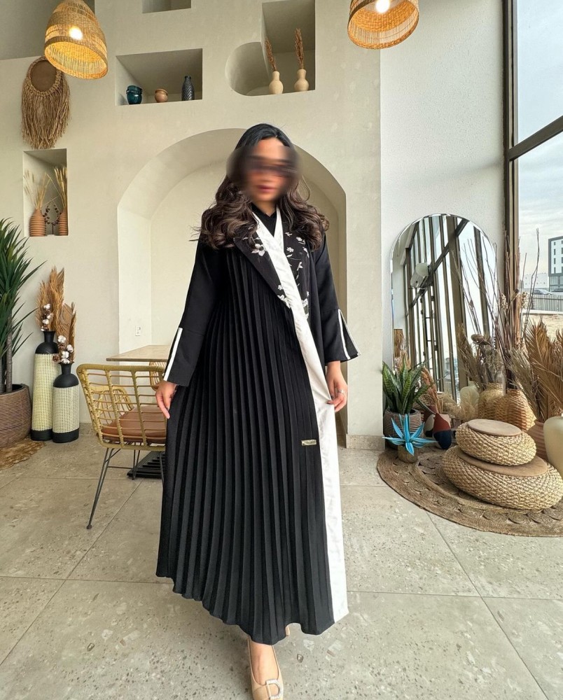 عبايه سوداء
