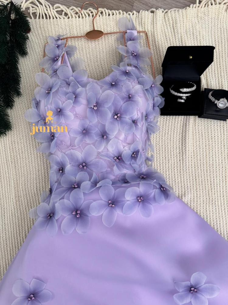 Light purple evening dress with a flared style