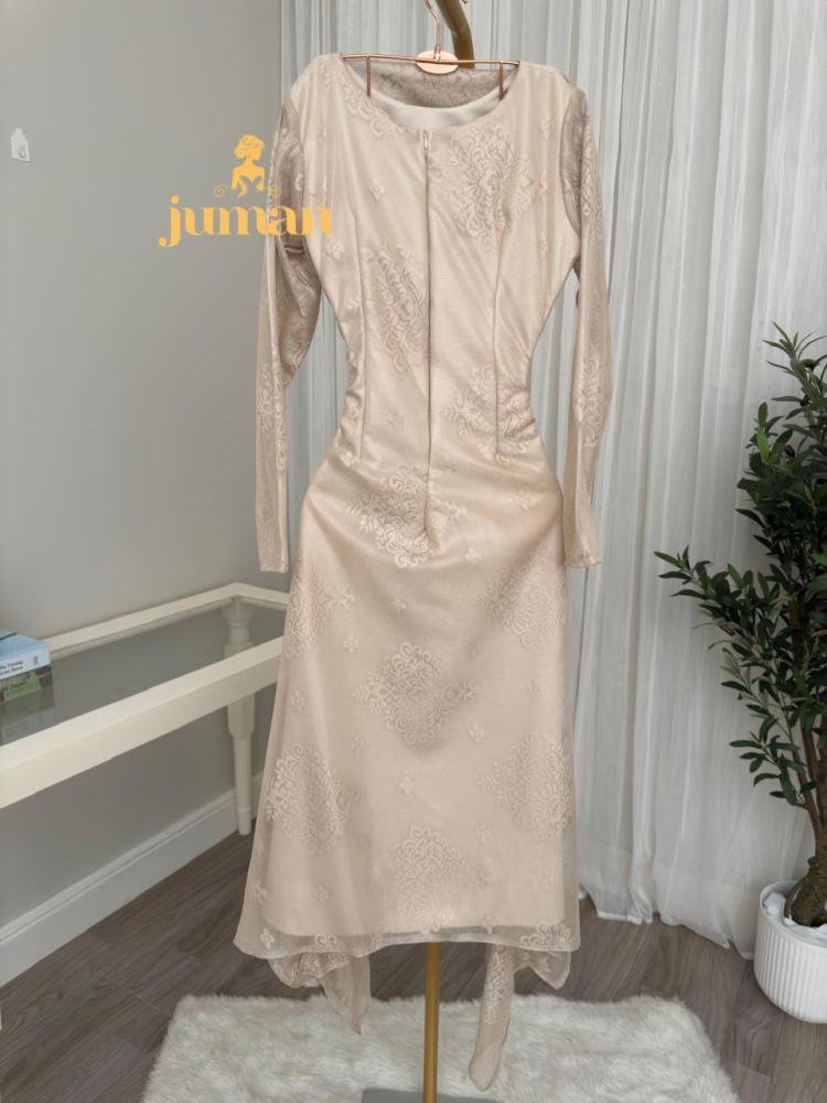 Luxury lace dress with elegant details