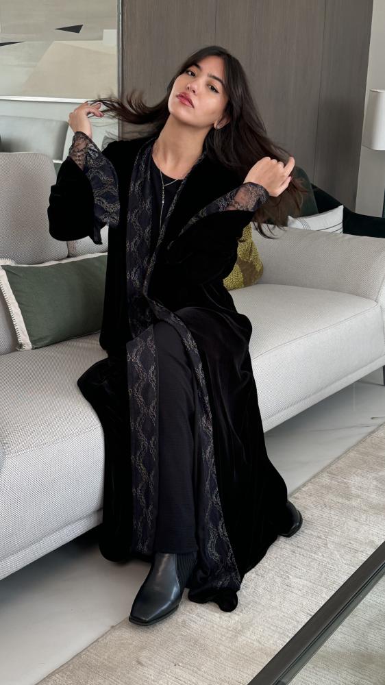 Black Velvet Abaya with Lace trim  عباية أسود مخمل مزينة بدانتيل من الأكمام