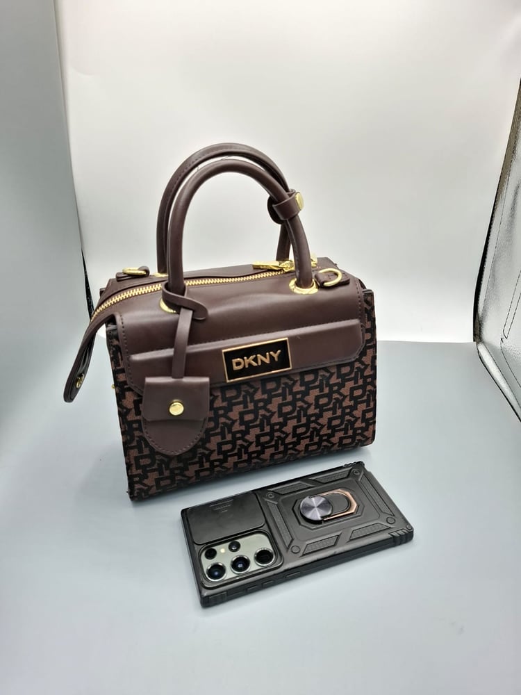 DKNY