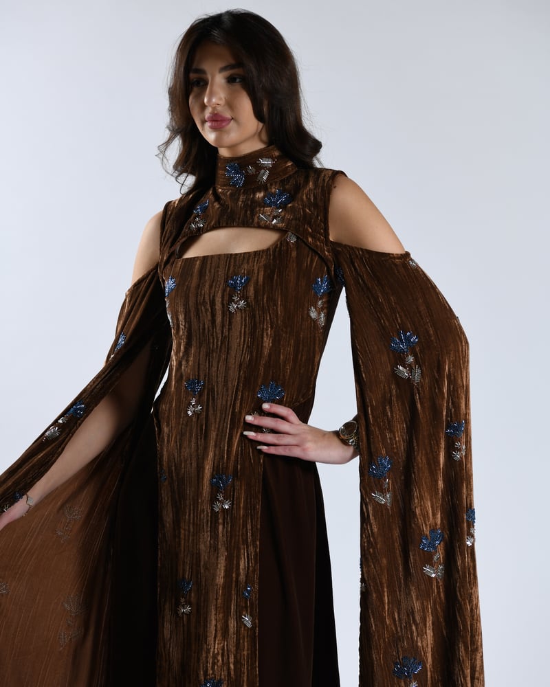 Brown velvet thobe with luxurious hand-embroidered detail