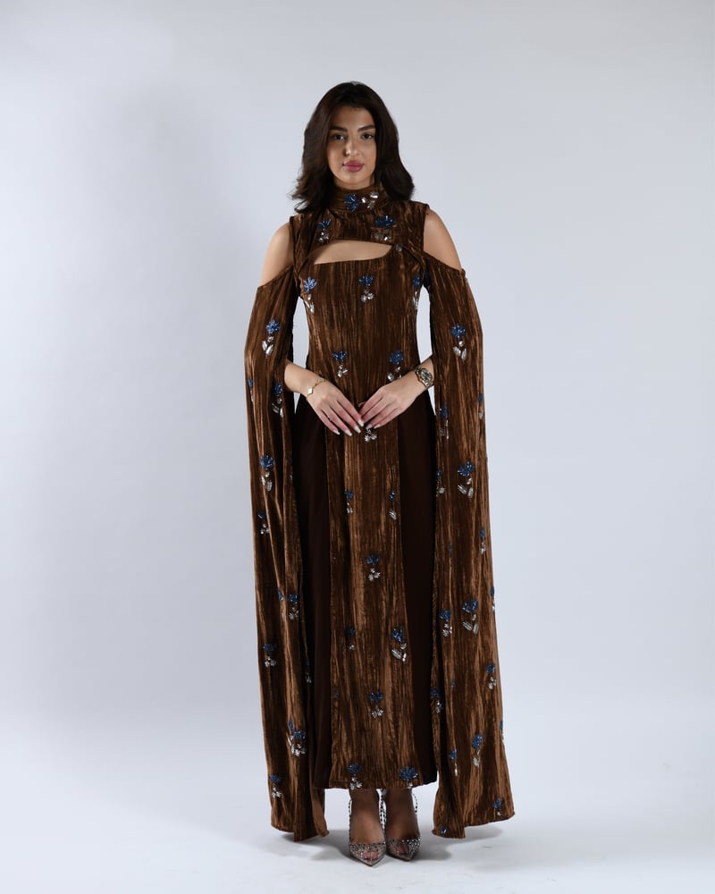 Brown velvet thobe with luxurious hand-embroidered detail