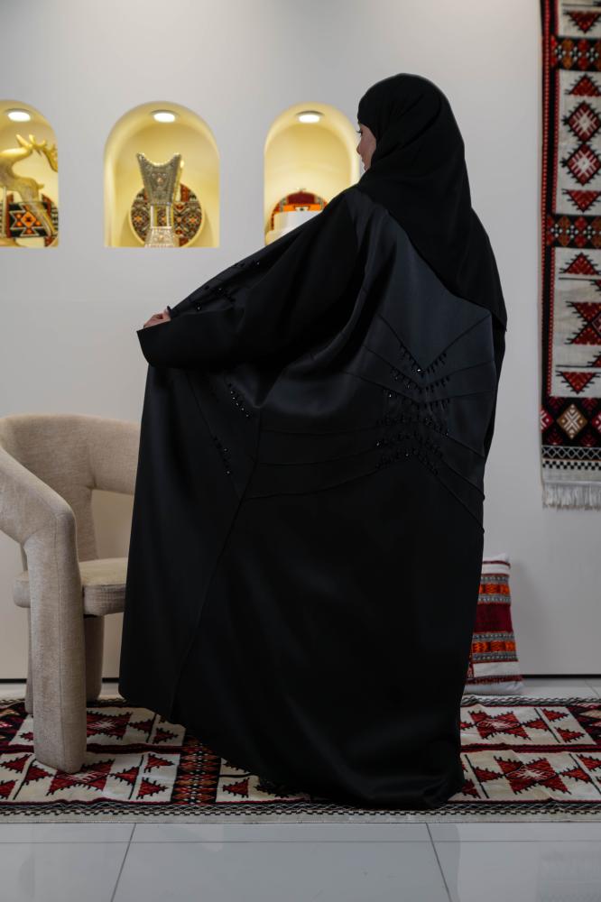 عباية كريب سرميك مع تفته