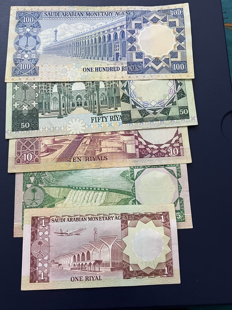 طقم الملك خالد حاله فوق الممتازه