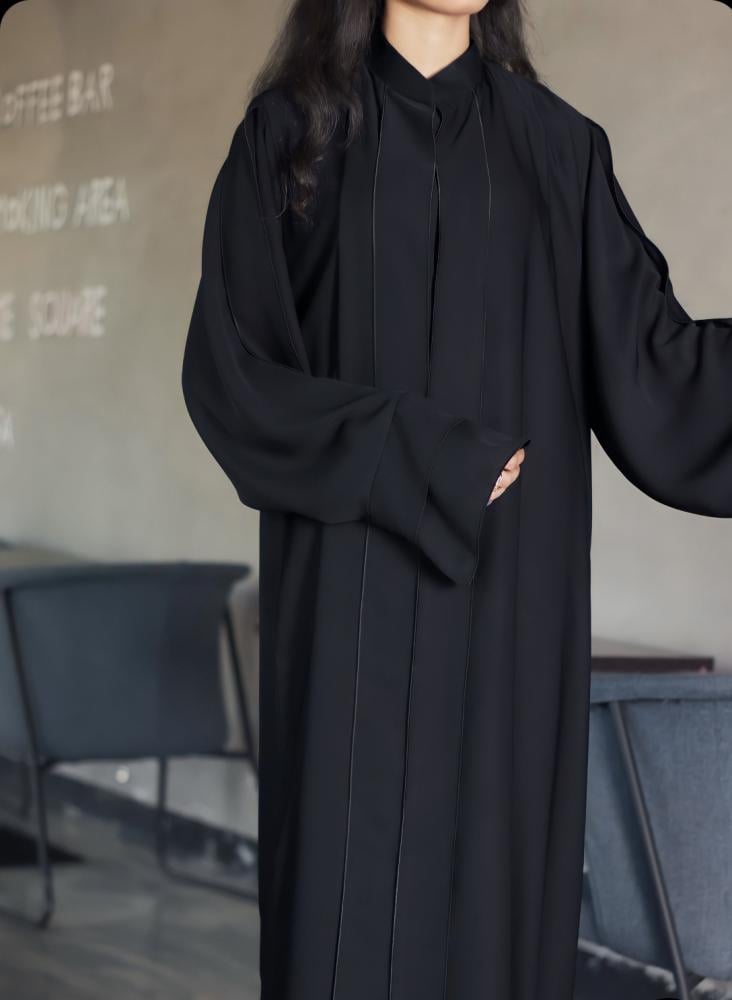 عباية كتف امام وكم وكتف مطبوق ياقه U