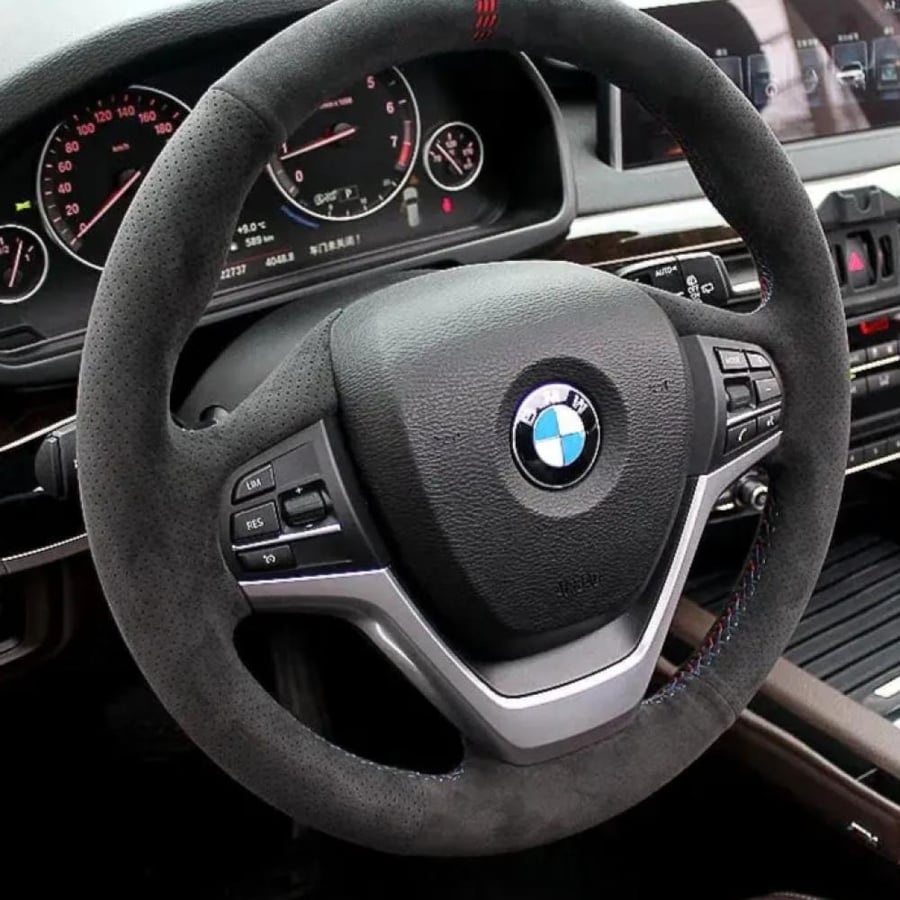 تلبيسة طارة BMW X5 – X6 من الشامواه بخيوط بشعار M