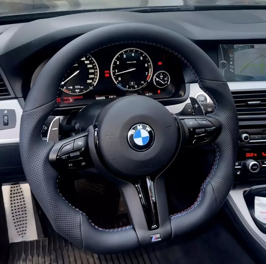 طارة BMW بشعار M للفئة 5 – 6 – 7