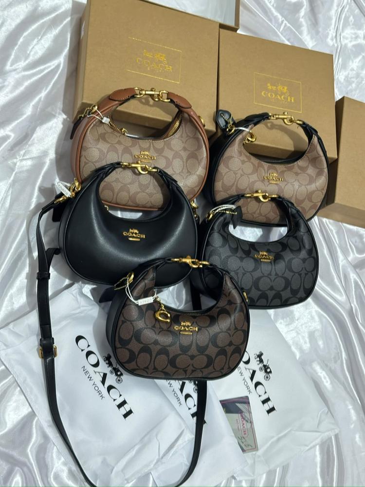 Coach Penn Shoulder Bag / Mini Hobo (حقيبة كوتش بين)