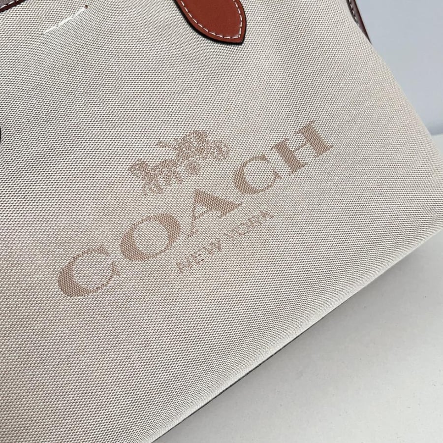 كوتش Hanna Carryall bag