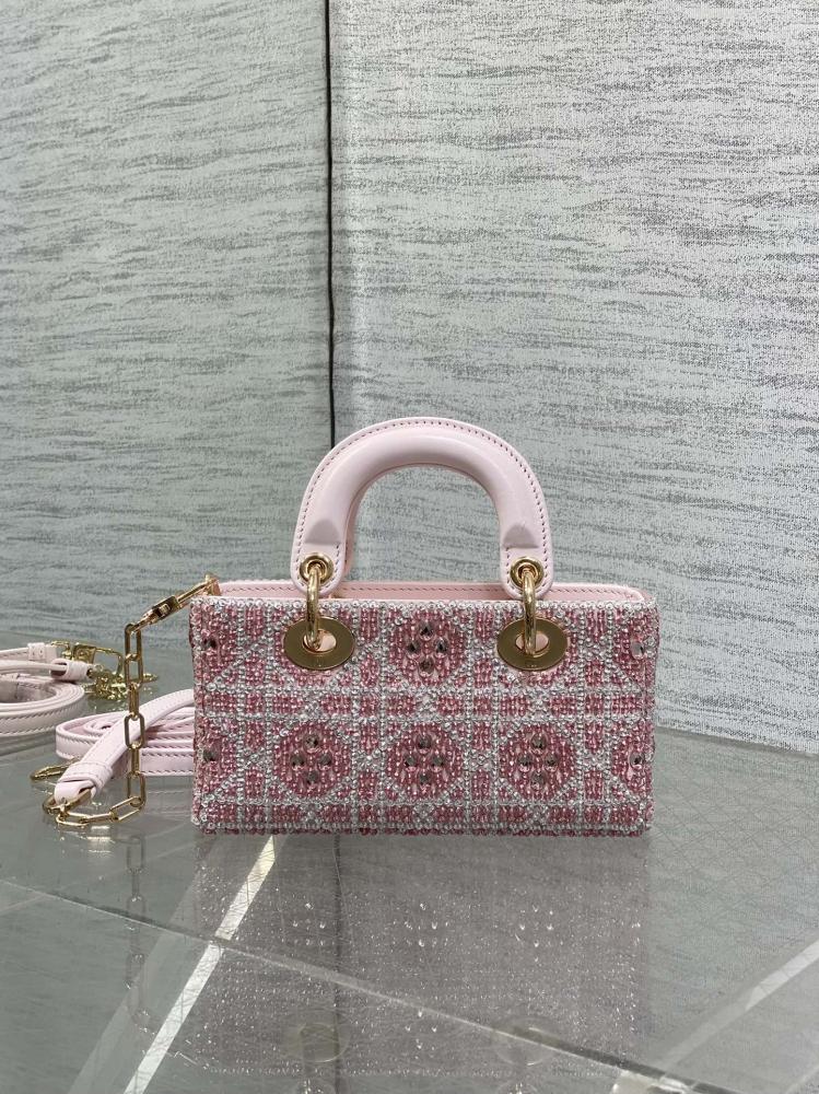 ليدي ديور دي جوي بينك كرستال