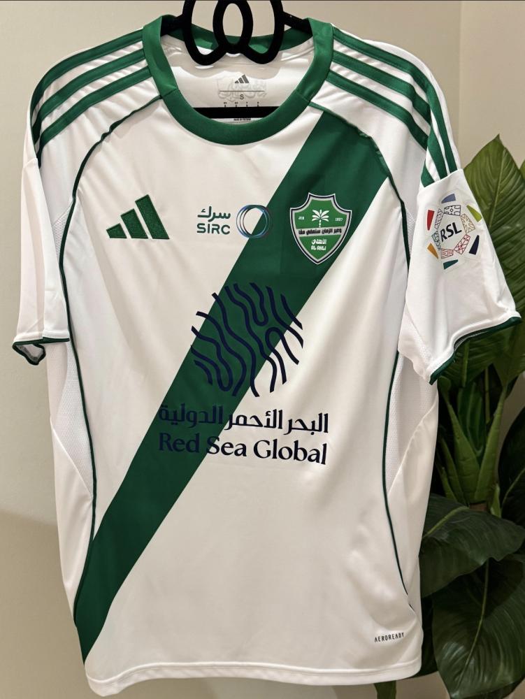 تشيرت الاهلي الأبيض نسخه الدوري