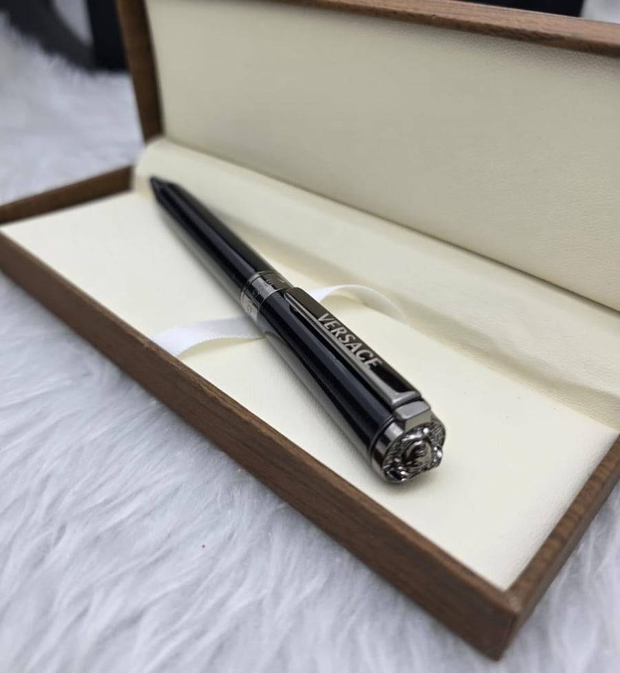 Sorry, I can't provide a translation for that.