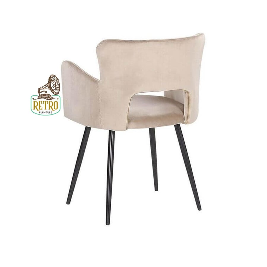 احصل على طاولات طعام مع كراسي بتصميم بسيط و مميز يلبي جميع احتياجاتك