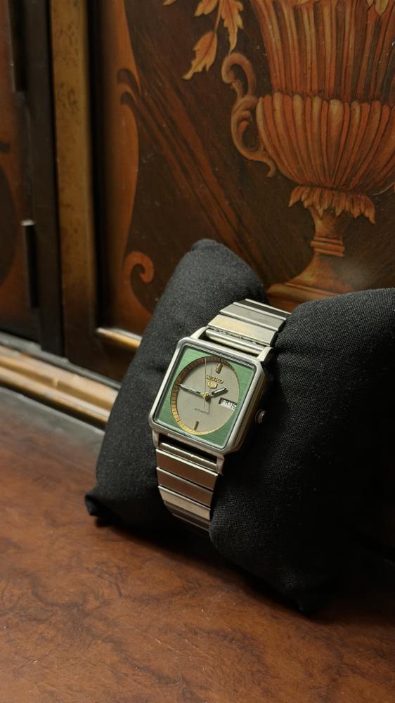 Seiko 5 green TV
