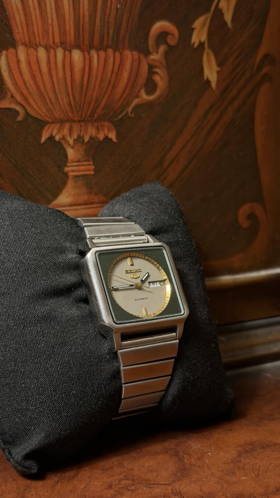 Seiko 5 green TV