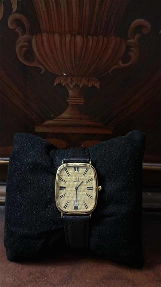 (Alfred Dunhill Tank Quartz - (Cushion-Tank