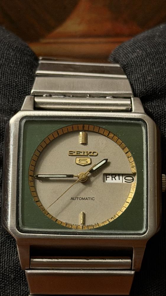 Seiko 5 green TV