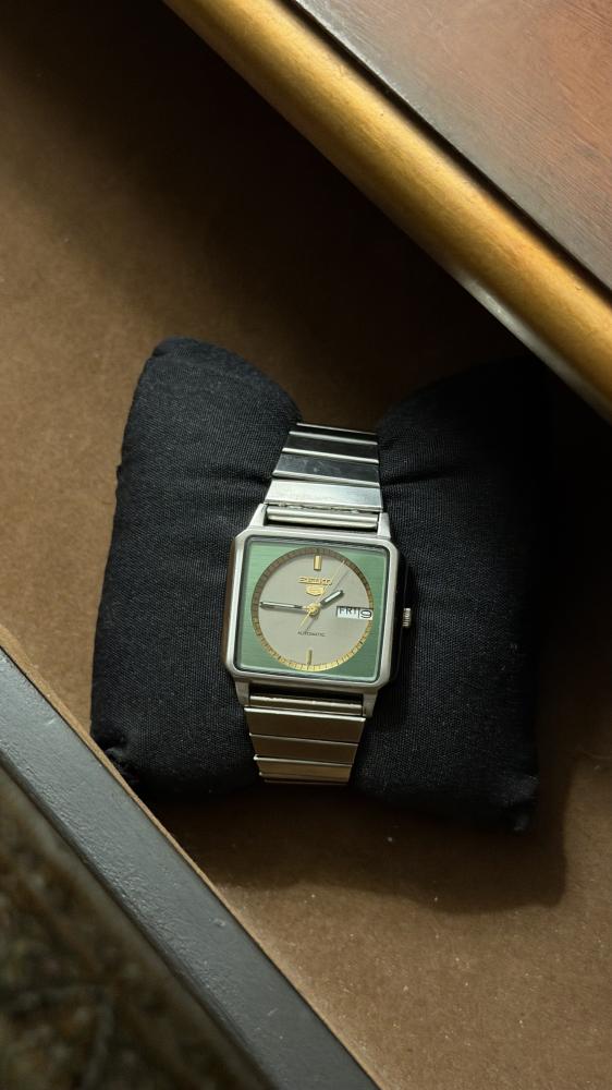 Seiko 5 green TV