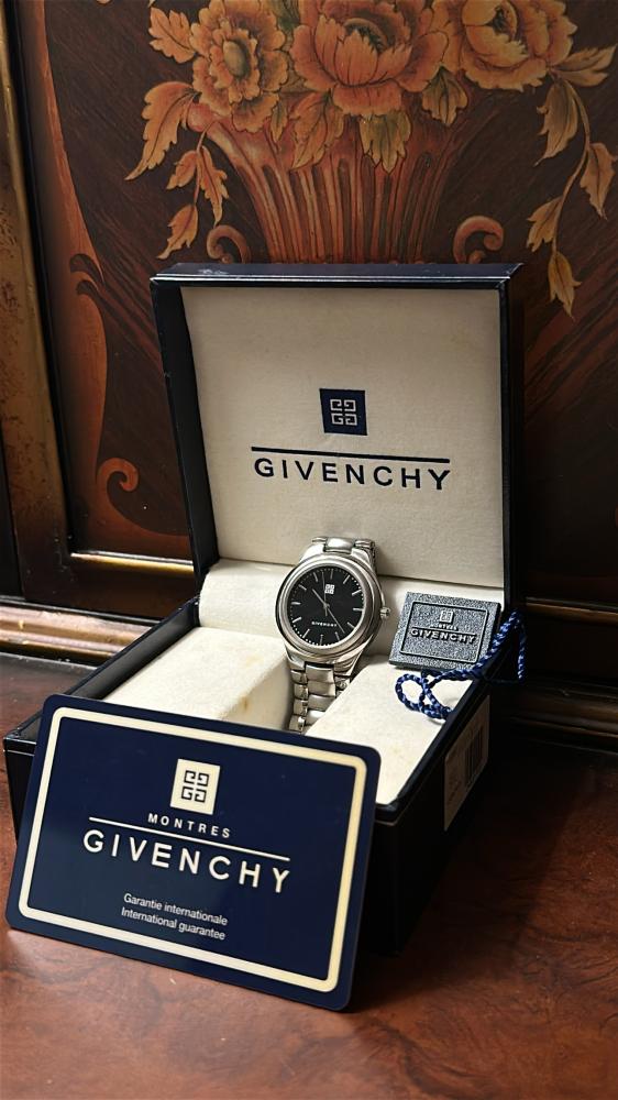 Givenchy Vintage 80s–90s Swiss Quartz