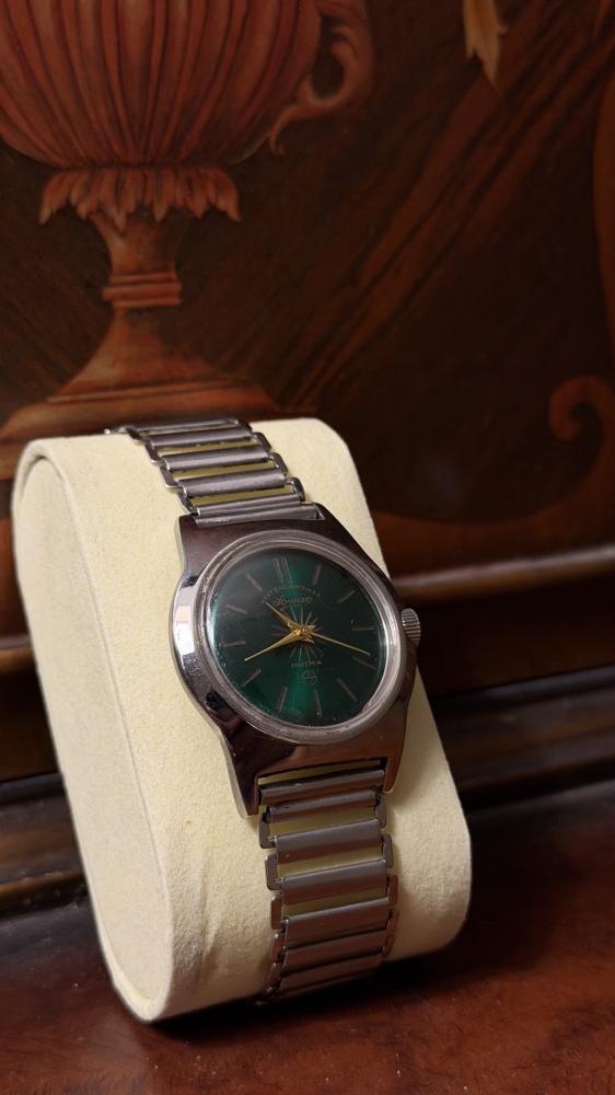 ويست اند واتش أخضر زمردي غامق (Dark Emerald Green
