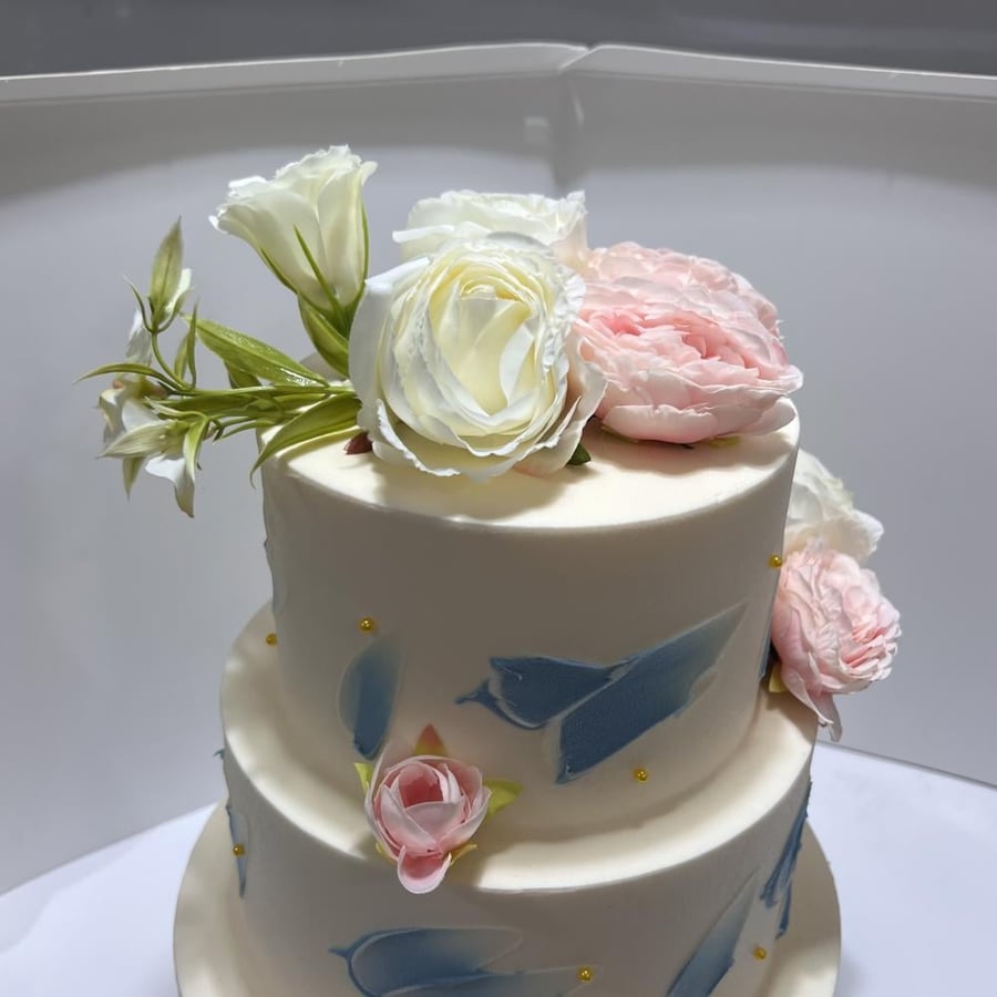 3-tier blue cake model
