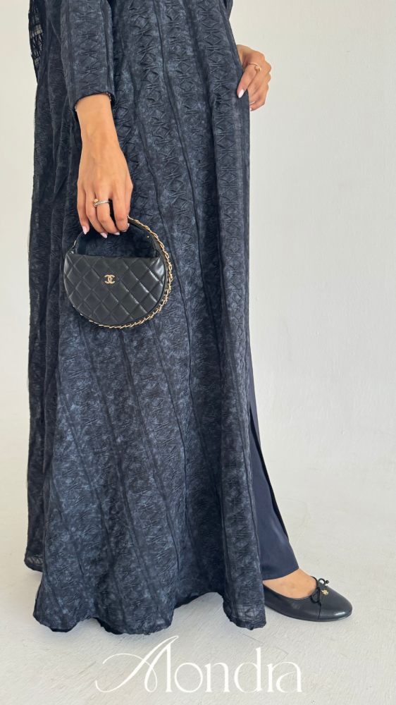 ٧٦