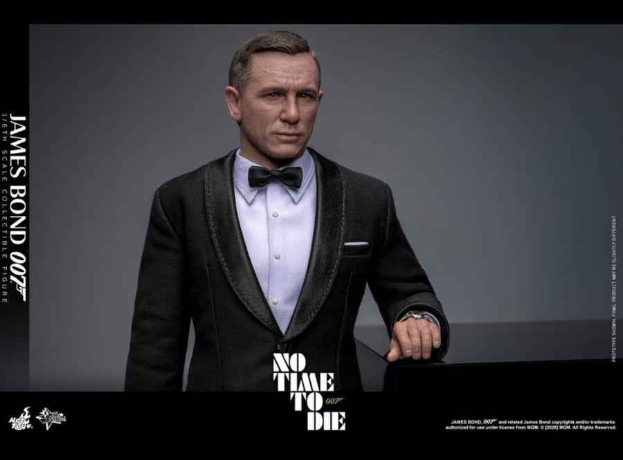 Hot Toys MMS803 1/6th scale James Bond No Time To Die Collectible Figure