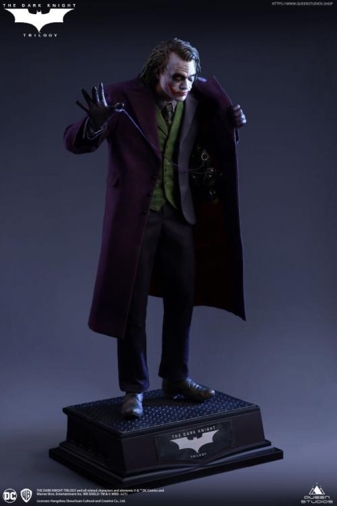 The Dark Knight The Joker 1/4 Scale Statue