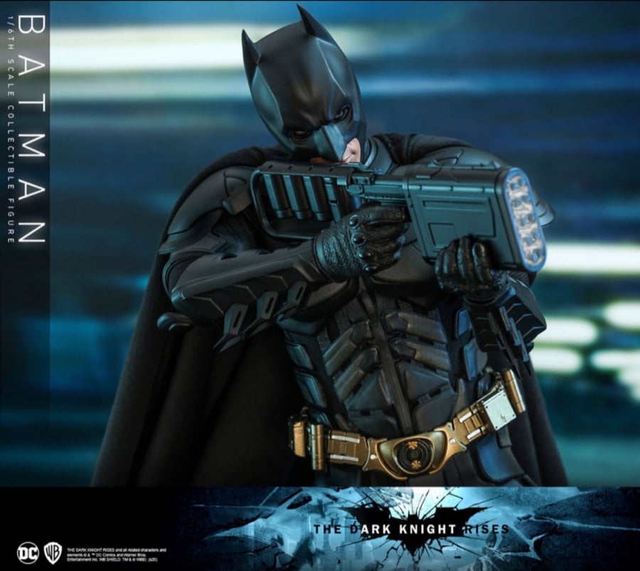 Batman Sixth Scale Figure by Hot Toys DX Series - The Dark Knight Rises